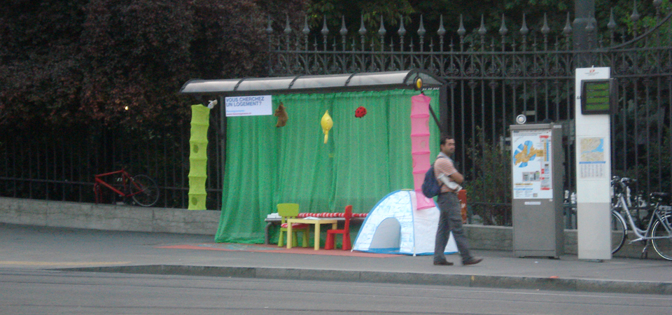 Guérilla marketing - Abris-bus 5 abris-bus décoré comme une chambre d'enfant