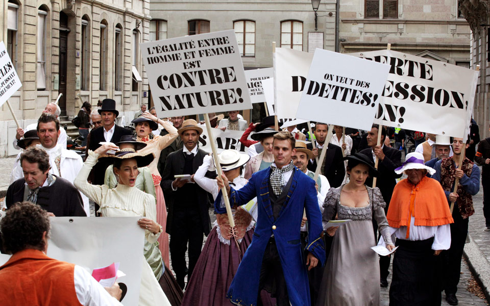Guérilla marketing - Constitution genevoise 4 La parade dans Genève