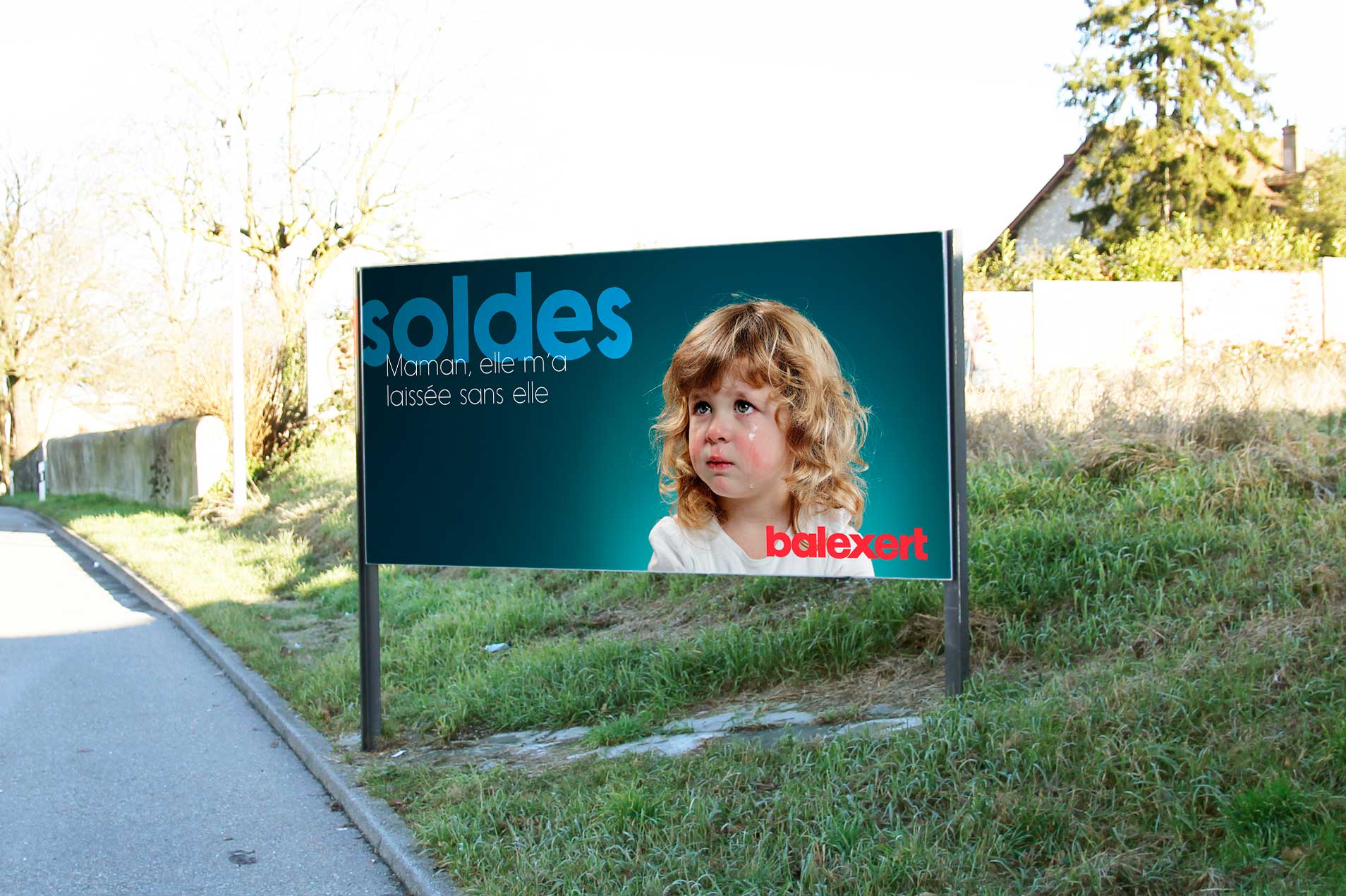 Balexert lance ses soldes de janvier en fanfare 4 Mise en situation en extérieur de la première affiche de la campagen d'affichage