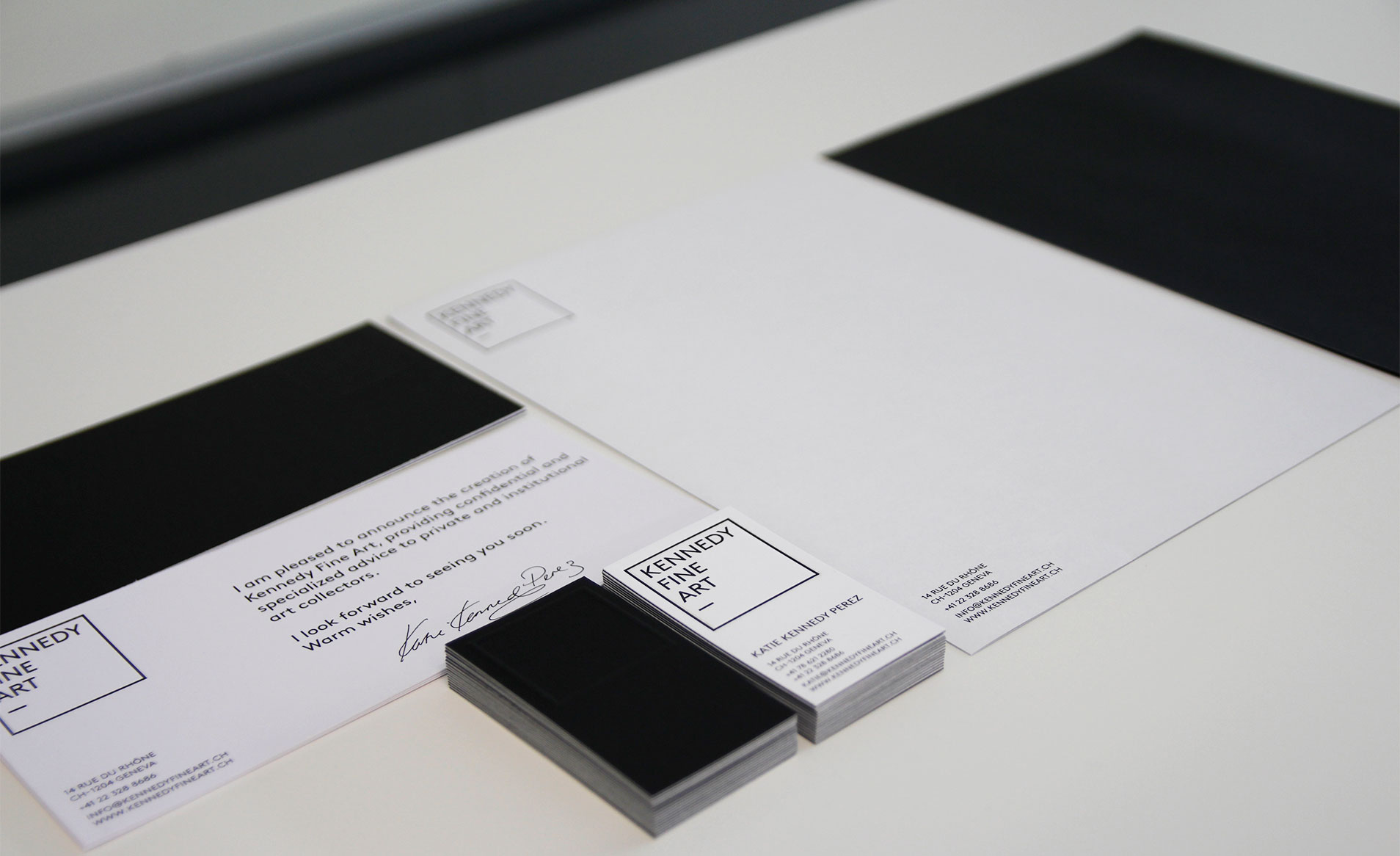 Gamme complète de la papeterie correspondant à la nouvelle identité visuelle