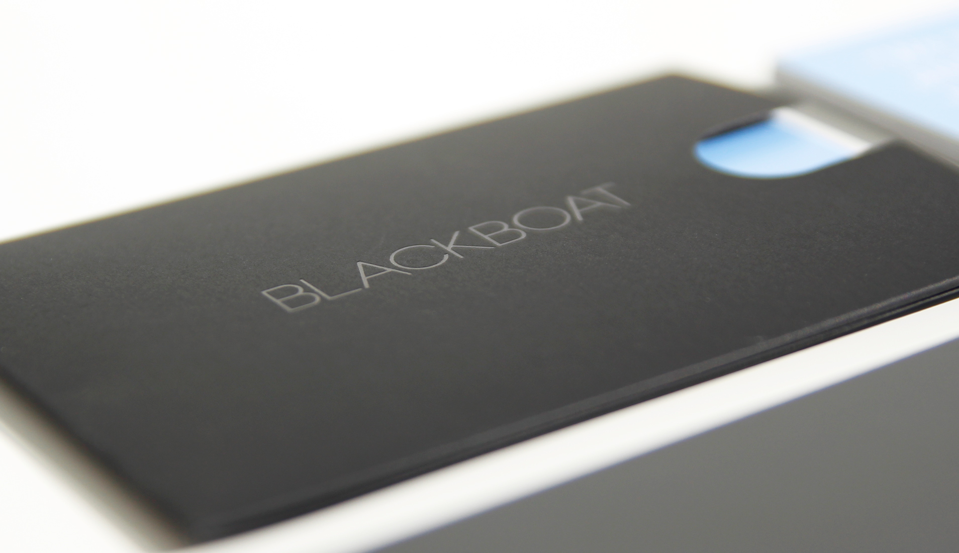 Repenser l'identité visuelle de Blackboat 3 Pochette pour les business cards de Blackboat correspondant à la nouvelle identité visuelle